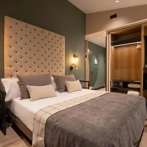 4* Отель Piolets Centre